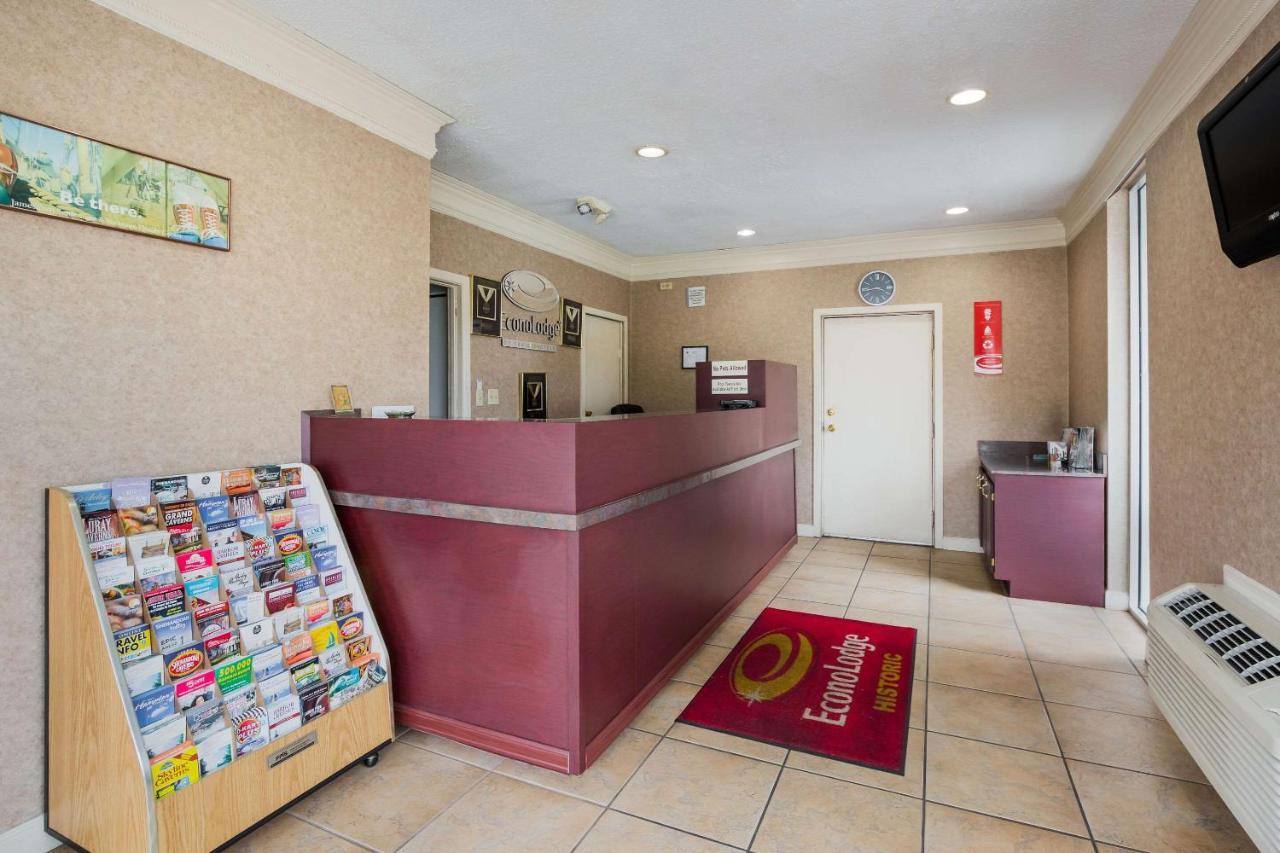 Econo Lodge Historic Area Williamsburg Extérieur photo