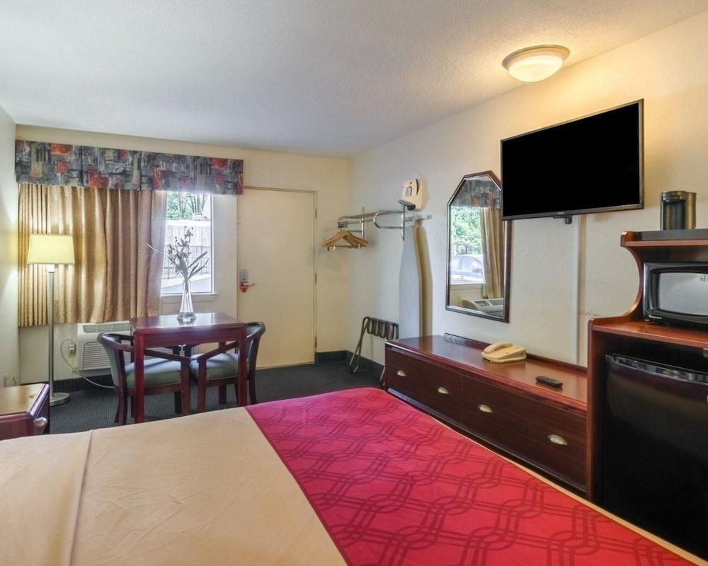 Econo Lodge Historic Area Williamsburg Extérieur photo