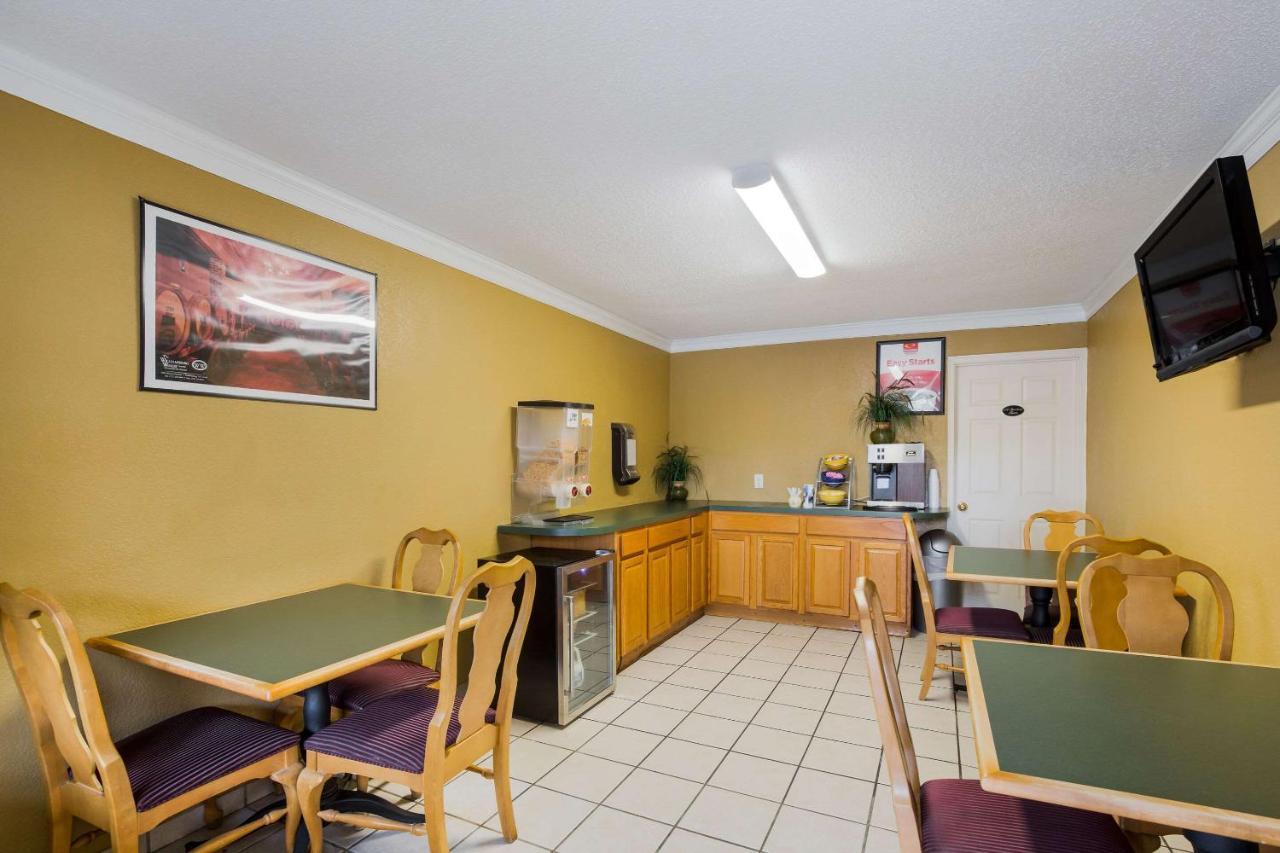 Econo Lodge Historic Area Williamsburg Extérieur photo