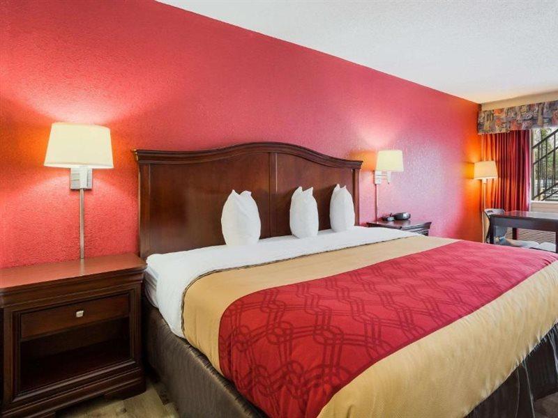 Econo Lodge Historic Area Williamsburg Extérieur photo